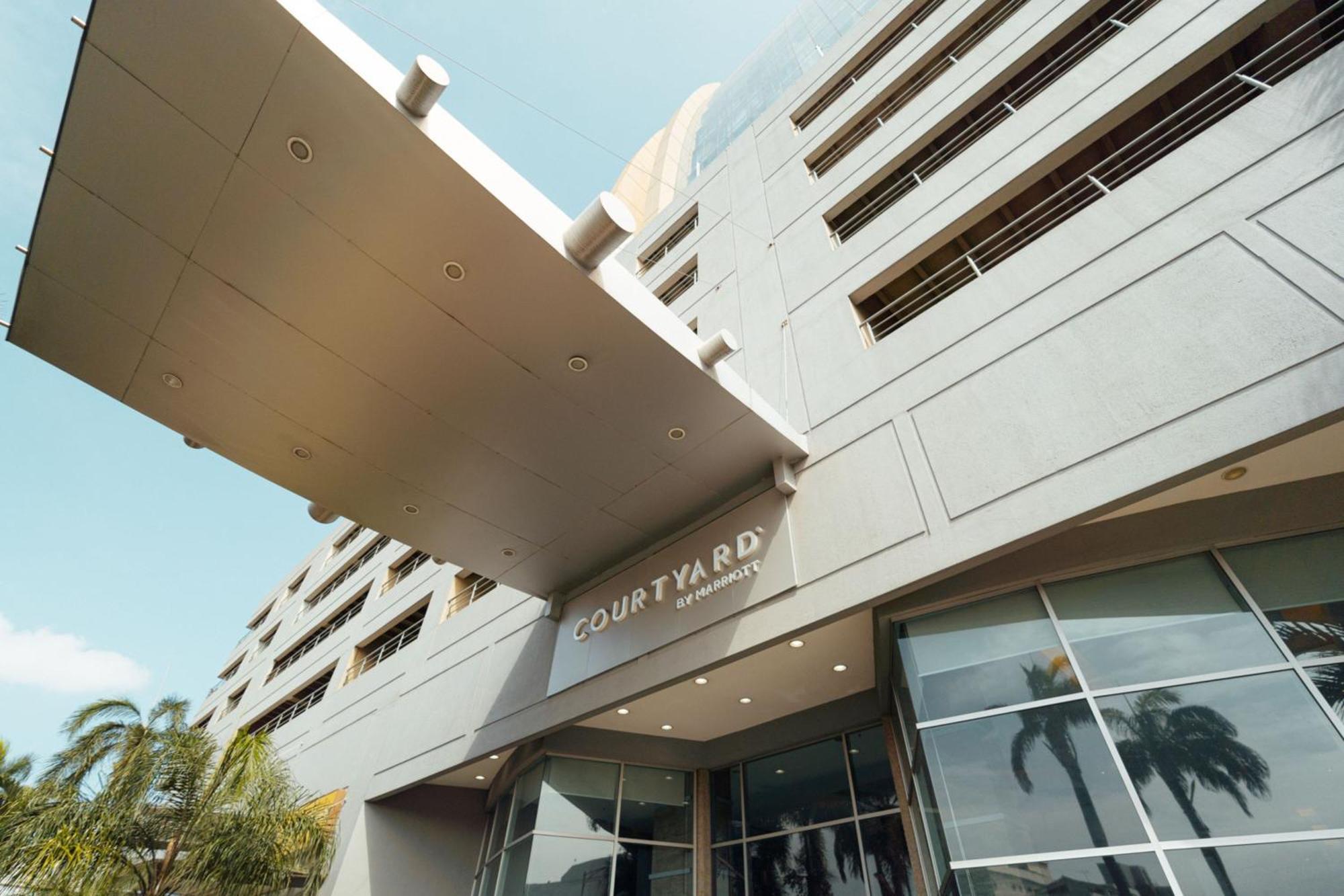 Courtyard By Marriott Guayaquil Hotel Exterior photo